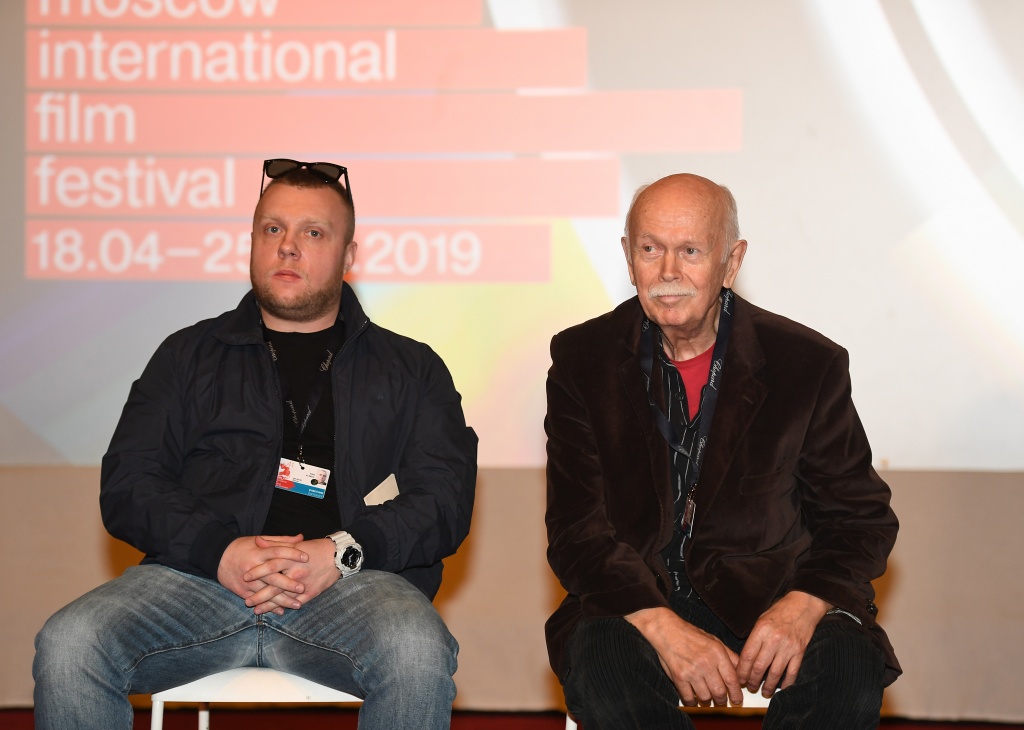 Операторы Николай Немоляев и Иван Алимов