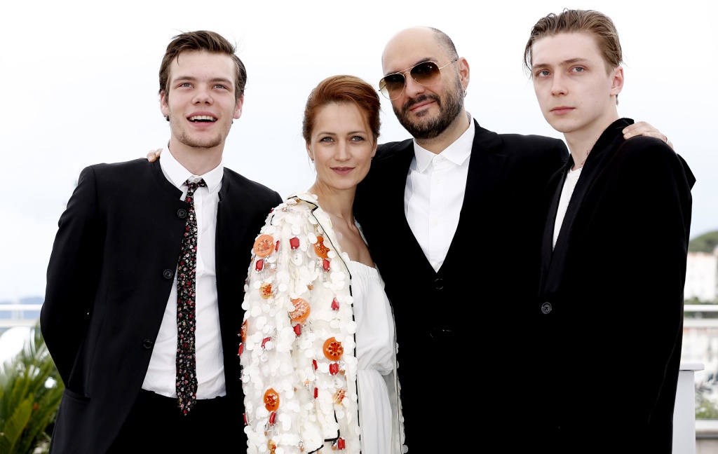 69 Каннский кинофестиваль, Петр Скворцов, Виктория Исакова, Кирилл Серебренников и Александр Горчилин на фотоколе фильма Ученик (программа Особый взгляд) 69 Каннский кинофестиваль, Петр Скворцов, Виктория Исакова, Кирилл Серебренников и Александр Горчилин на фотоколе фильма Ученик (программа Особый взгляд)