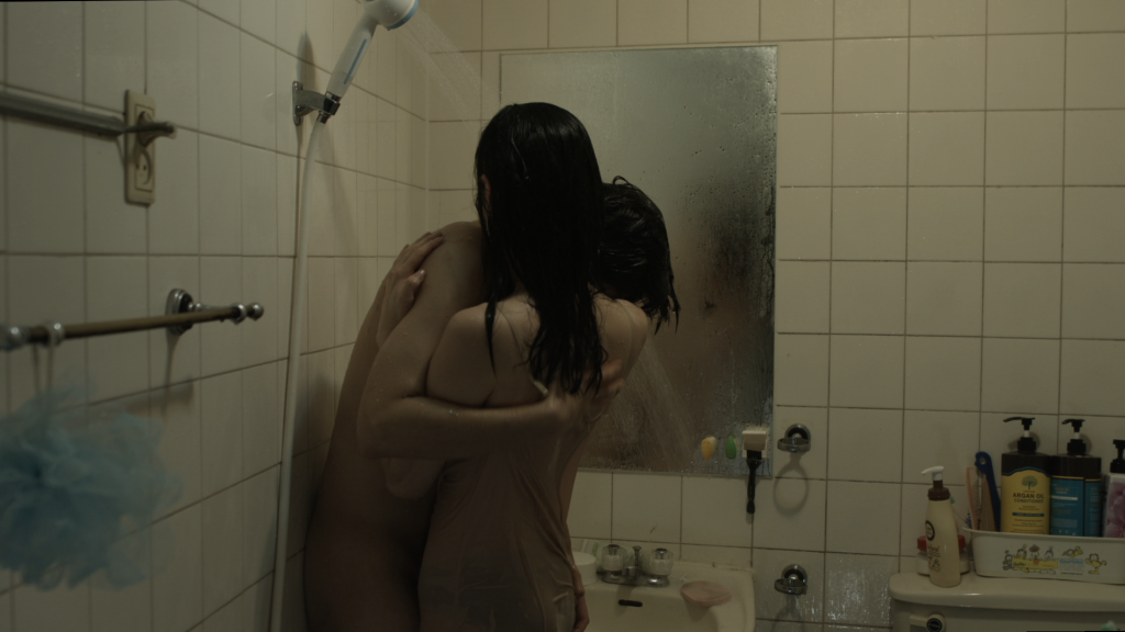 кадр из фильма За пределами тоски