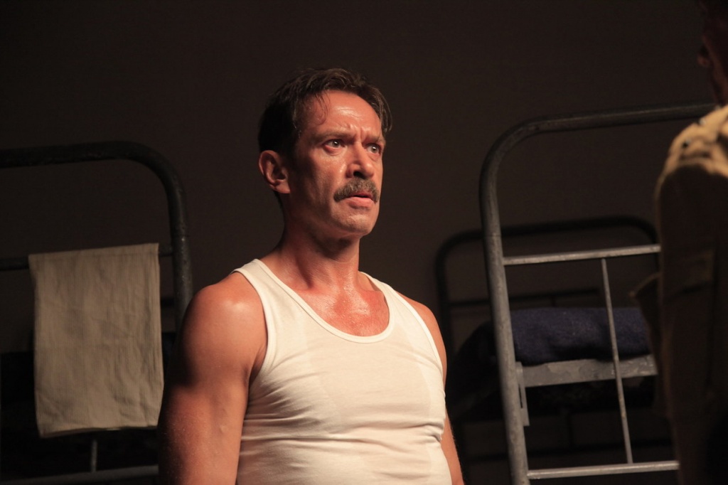 кадр из сериала Медное солнце