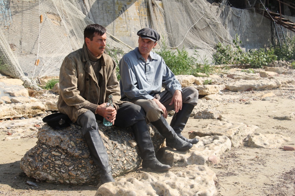 Кадр из сериала "Черное море"