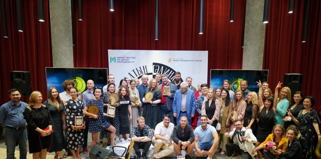 Время кино. Кинопремия Золотая тарелка Время кино. Кинопремия Золотая тарелка