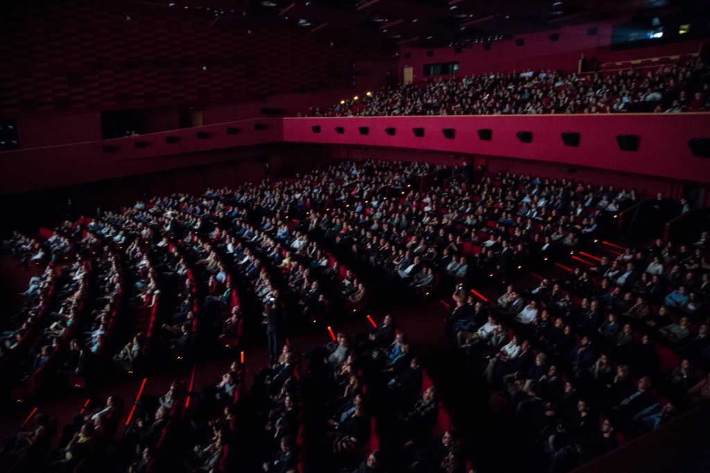 Премьера фильма "Пришелец"