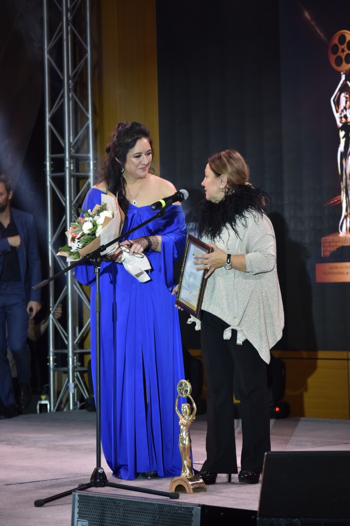 III Сочинский кинофестиваль, Наталья Иванова получает Приз президента SIFFA Полине Симачевой, Анне Нахапетовой и Вере Глаголевой