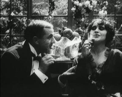 кадр из фильма "Дети века" (1915 г.)