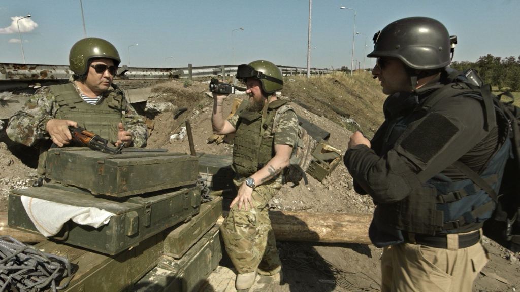 Кадр из фильма "Своя республика" Кадр из фильма "Своя республика"