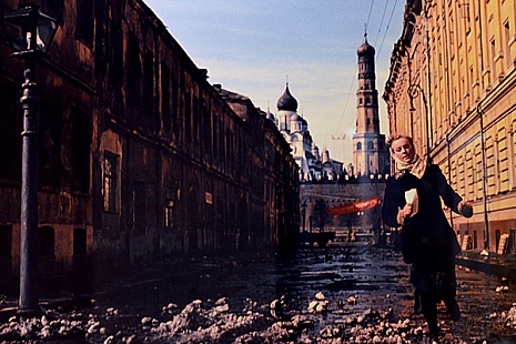 Кадр из фильма "Вихри враждебные"