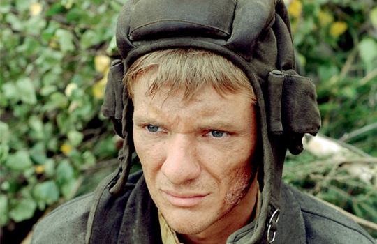 кадр из фильма Карена Шахназарова "Белый тигр"