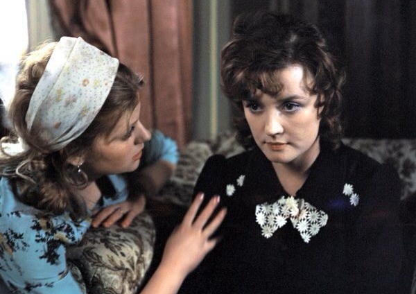 кадр из фильма Москва слезам не верит