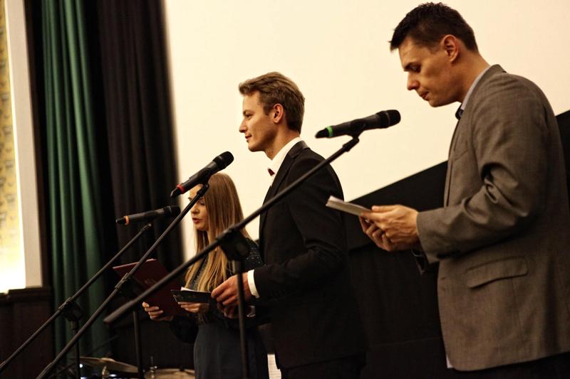 7-й Фестиваль российского кино "Спутник над Польшей", закрытие, директор Фестиваля Малгожата Скульска, ведущий – актер Гжегож Гох, переводчик Михал Байорек