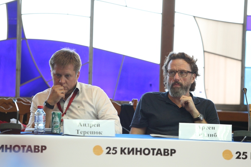 25 Открытый российский кинофестиваль "Кинотавр", круглый стол "Экспертиза качества и конкурентоспособности отечественных фильмов: От сценария до выпуска в прокат", Андрей Терешок и Арсен Готлиб