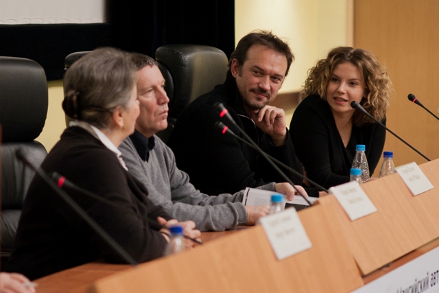 11-й международный фестиваль кинематографических дебютов "Дух огня", открывающая пресс-конференция, Мария Зверева, Андрей Плахов, Венсан Перес