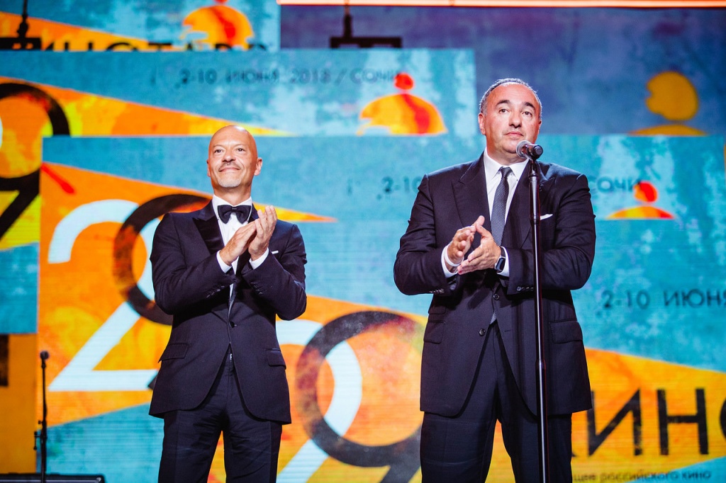 29 Кинотавр, церемония закрытия, председатель попечительского совета фестиваля Федор Бондарчук и президент смотра Александр Роднянский