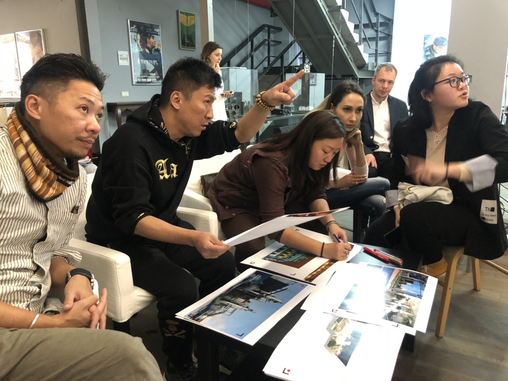 Китайская кинокоманда на Свердловской киностудии Китайская кинокоманда на Свердловской киностудии