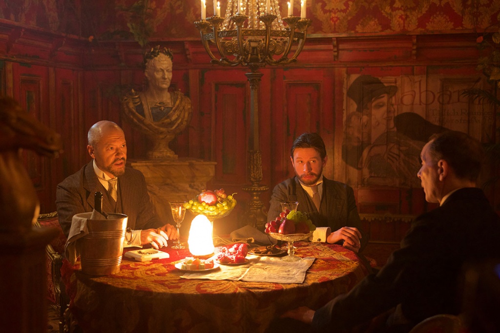 кадр из сериала Демон революции