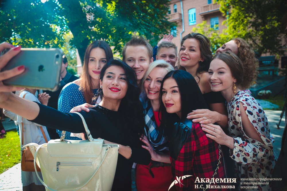торжественная церемония вручения студенческих билетов студентам Академии кинематографического и театрального искусства Никиты Михалкова торжественная церемония вручения студенческих билетов студентам Академии кинематографического и театрального искусства Никиты Михалкова