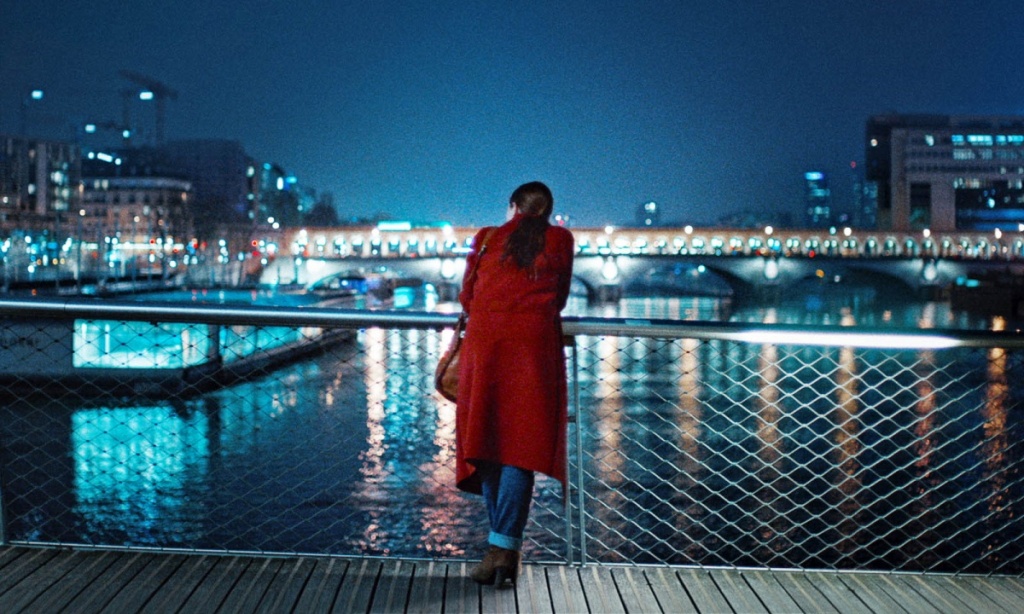 кадр из фильма Молодая женщина