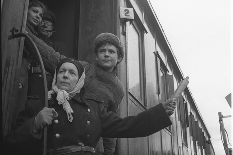 кадр из фильма "Вступление"