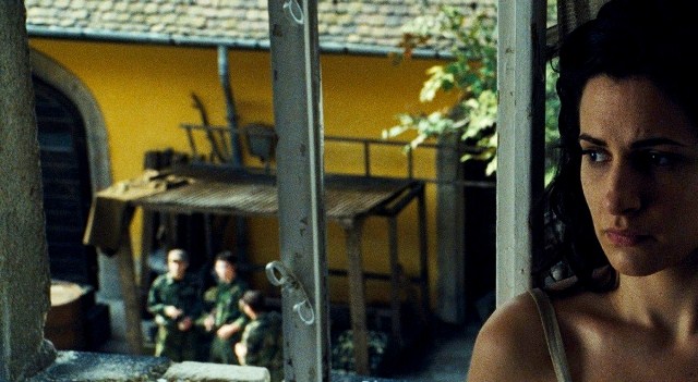 кадр из фильма "В краю крови и меда"