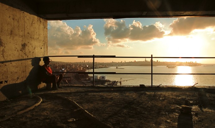 кадр из фильма TASTE OF CEMENT