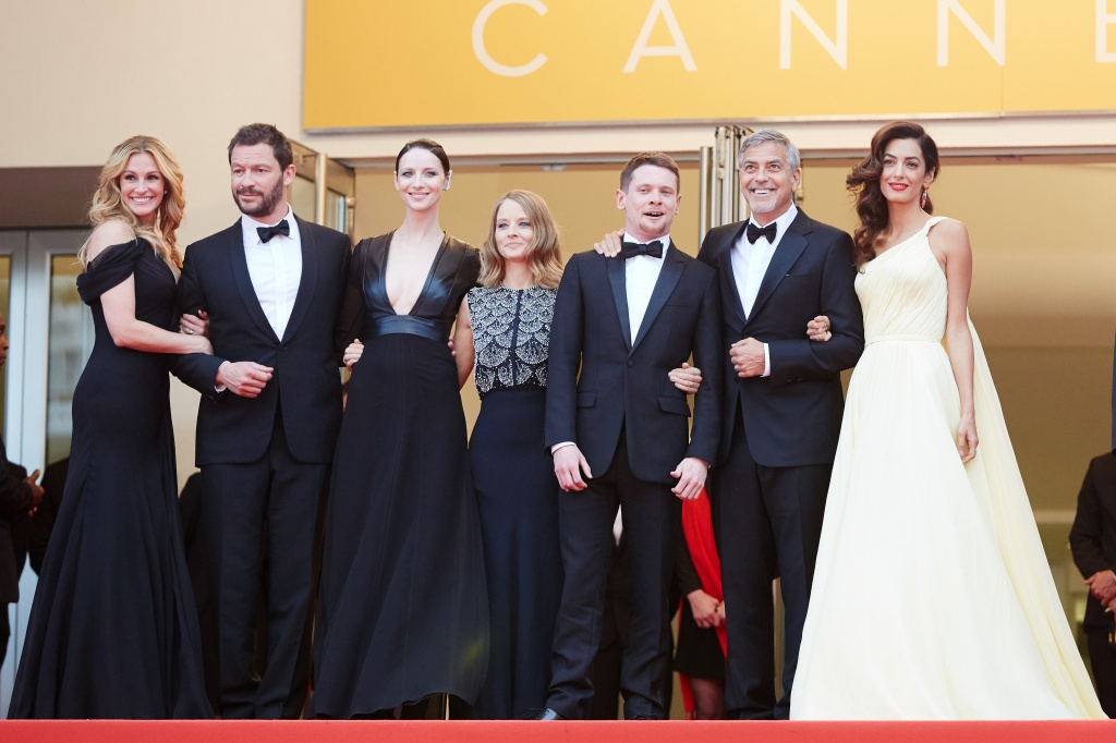 69 Каннский кинофестиваль, съемочная группа фильма Финансовый монстр на премьере фильма