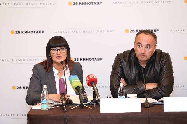 программный директор "Кинотавра" Ситора Алиева и президент смотра Александр Роднянский