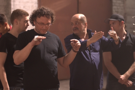 Андрей Анненский, Олег Муту и Александр Миндадзе на съемочной площадке фильма "Милый Ханс, дорогой Пётр"