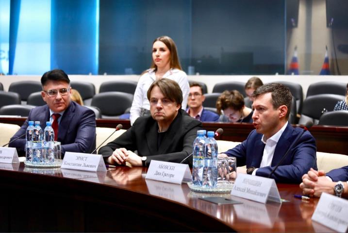 Константин Эрнст