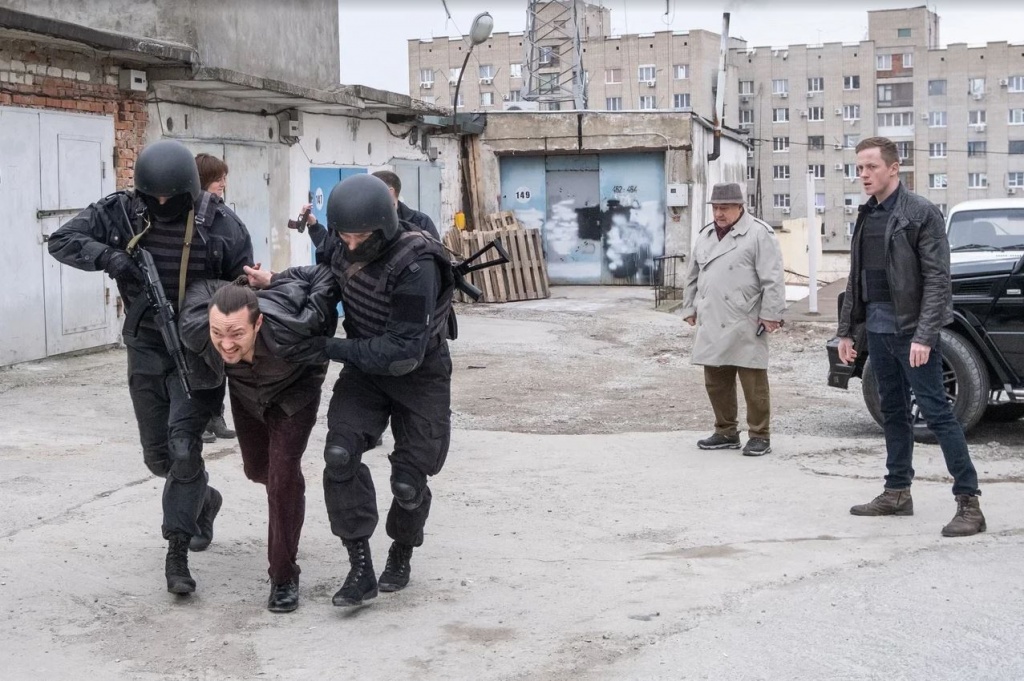 кадр из сериала Ищейка