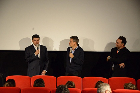 Заместитель Генерального директора Киноконцерна «Мосфильм» Игорь Богдасаров и ведущий специалист UNIFRANCE по кинематографу стран Центральной и Восточной Европы Жоэль Шапрон представляют отреставрированную картину "Иван Грозный" на фестивале в Лионе 