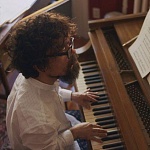 Берлинале 2023: фестиваль откроет романтическая комедия с Энн Хэтэуэй и Питером Динклэйджем