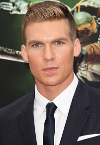 Пит Пложек (Pete Ploszek)