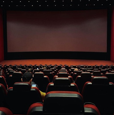 В 2025 году лишь половина американцев посещала кинотеатры