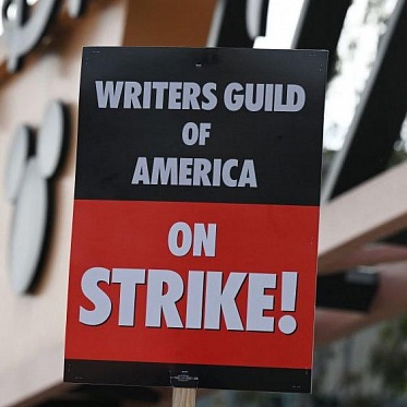Маркс и Netflix: забастовка голливудских сценаристов и ее особенности