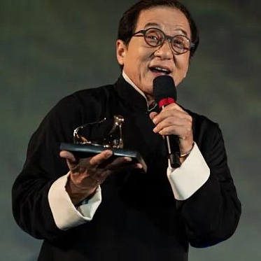 Джеки Чану вручили почетную награду в Локарно