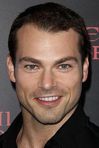 Шон Робертс (Shawn Roberts)