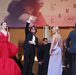 Канны 2025: фотографии фестивальной жизни