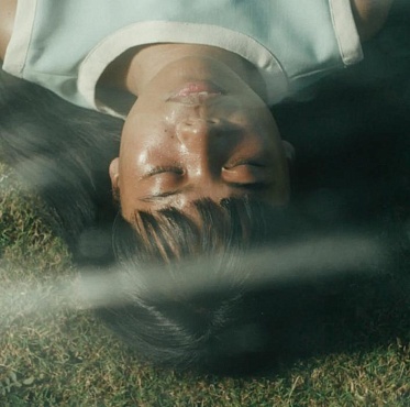 Сандэнс 2026: «Филипиньяна» — постколониальный след на идеально подстриженной лужайке в раю Сандэнс 2026: «Филипиньяна» — постколониальный след на идеально подстриженной лужайке в раю