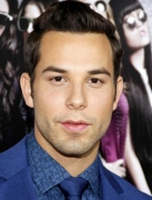 Скайлар Эстин (Skylar Astin)
