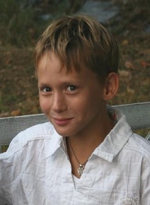 Максим Попов