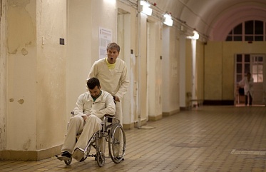 «Елки 3»: Из московской психушки на остров Ратманова. Далее – Лондон