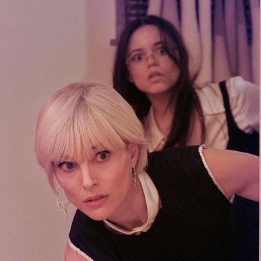 Сандэнс 2026: «Галеристка» — арт-ярмарка тщеславия, которой не хватает точности Сандэнс 2026: «Галеристка» — арт-ярмарка тщеславия, которой не хватает точности