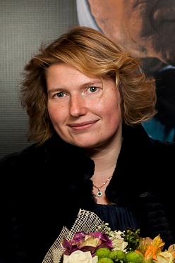 Елена Иванова: «Ключ к решению эротических сцен нашёлся в творчестве Родена» Елена Иванова: «Ключ к решению эротических сцен нашёлся в творчестве Родена»