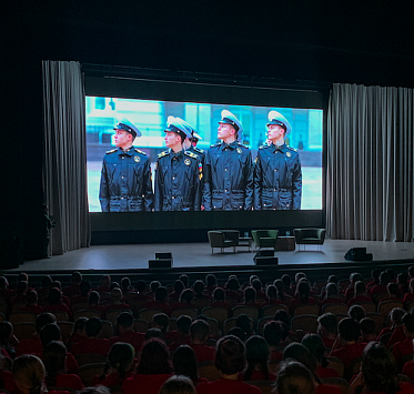 Фильм «Нахимовцы» показали курсантам центра Авангард Фильм «Нахимовцы» показали курсантам центра Авангард