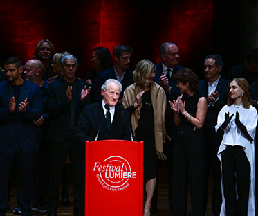 Майкл Манн был награжден премией кинофестиваля имени братьев Люмьер Майкл Манн был награжден премией кинофестиваля имени братьев Люмьер