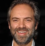 Сэм Мендес призывает Netflix и Amazon помочь кинотеатрам