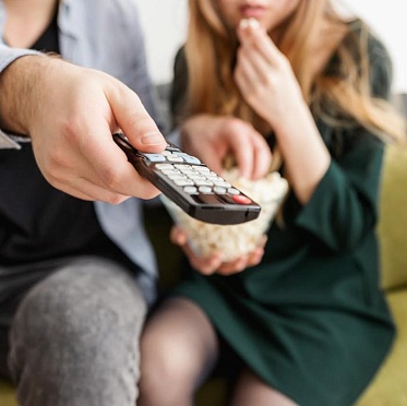 Кинопоиск и Иви начали продавать подписку друг на друга