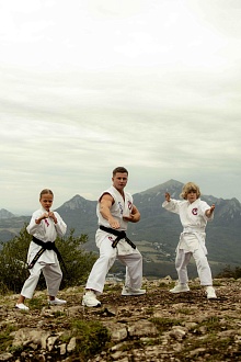 Малыш-каратист