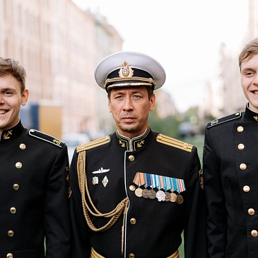 Фильм о будущих военных моряках «Нахимовцы» показали на СПбМКФ Фильм о будущих военных моряках «Нахимовцы» показали на СПбМКФ