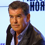 Пирс Броснан играет доктора Фейта в «Черном Адаме» 